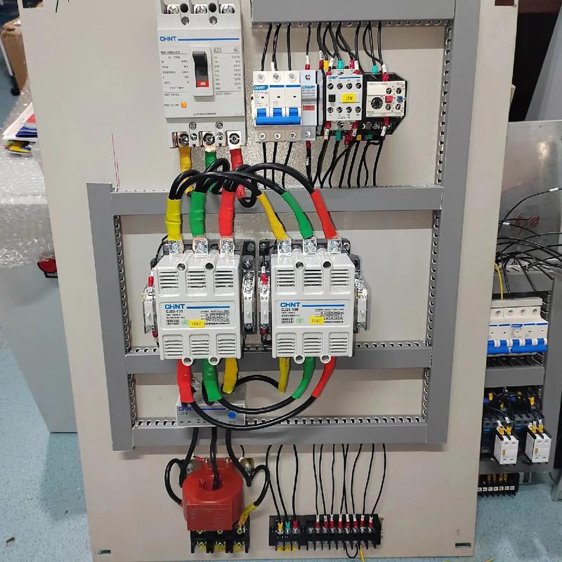 正反轉(zhuǎn)控制箱在電機粉碎機與撕碎機中的應(yīng)用