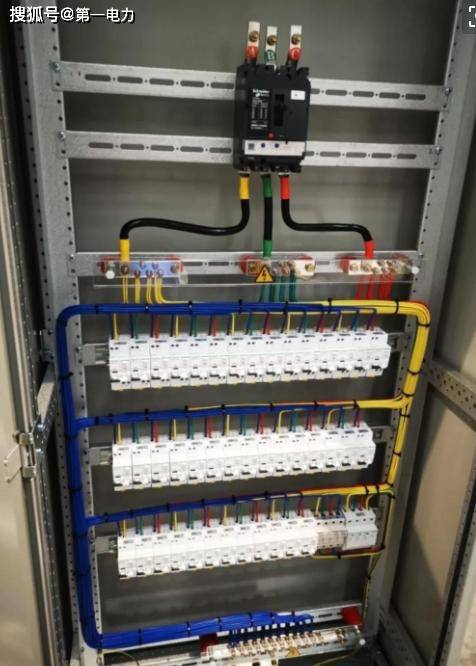 配電箱安裝、材質(zhì)與質(zhì)量要求詳解 配電開關(guān)控制設(shè)備規(guī)范全解析